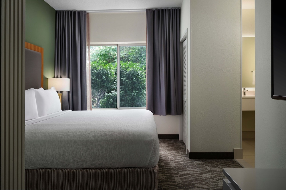 SUITE, KING BED, SOFA, ACCESSIBLE