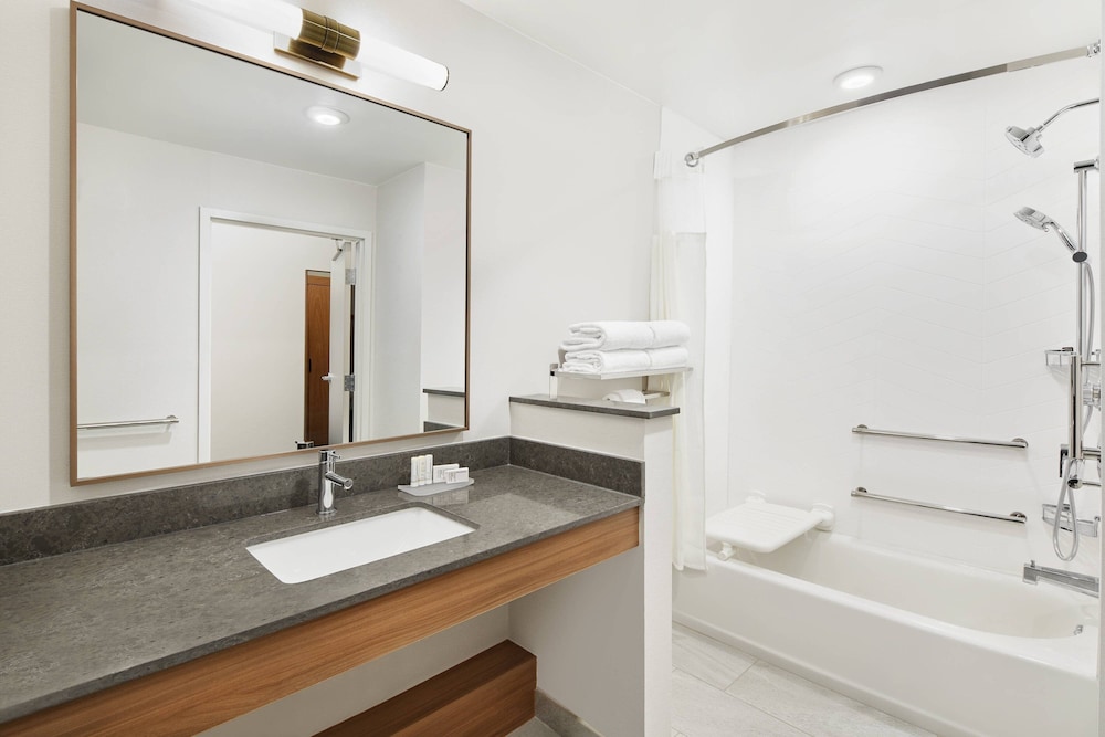 Fairfield Inn & Suites By Marriott Raleigh Wake Forest 6/33