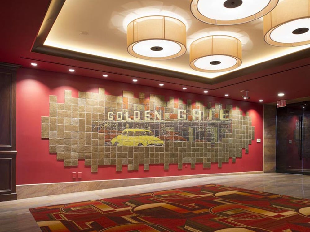 Golden Gate Hotel and Casino 8/43