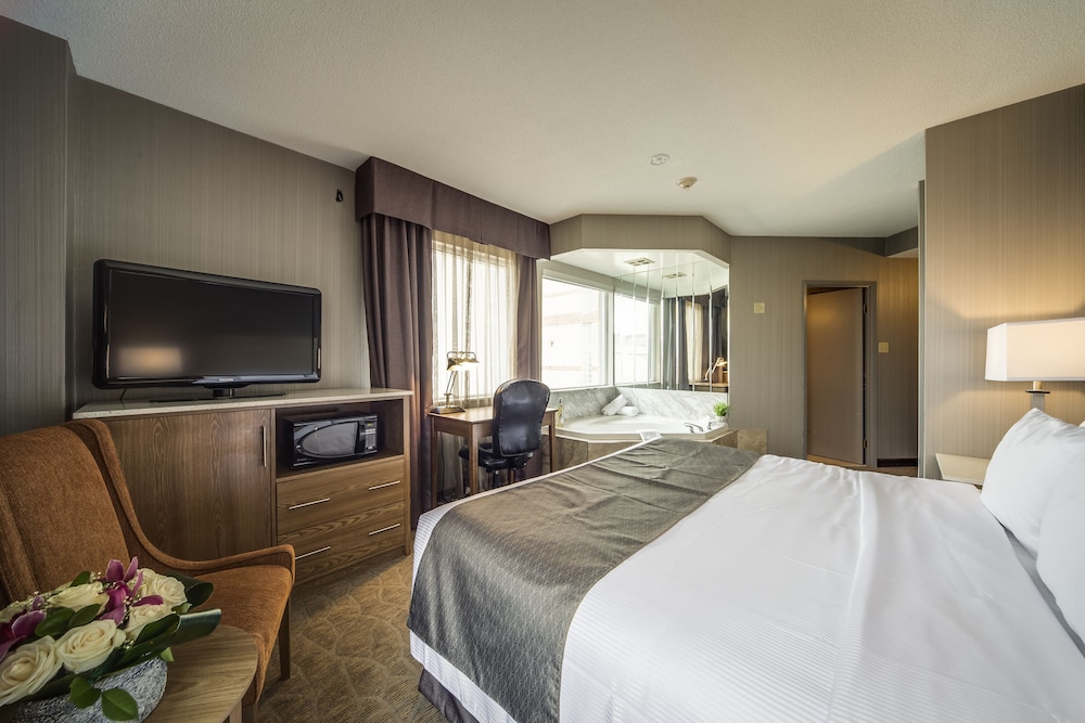 Monte Carlo Inn Airport Suites 19/68