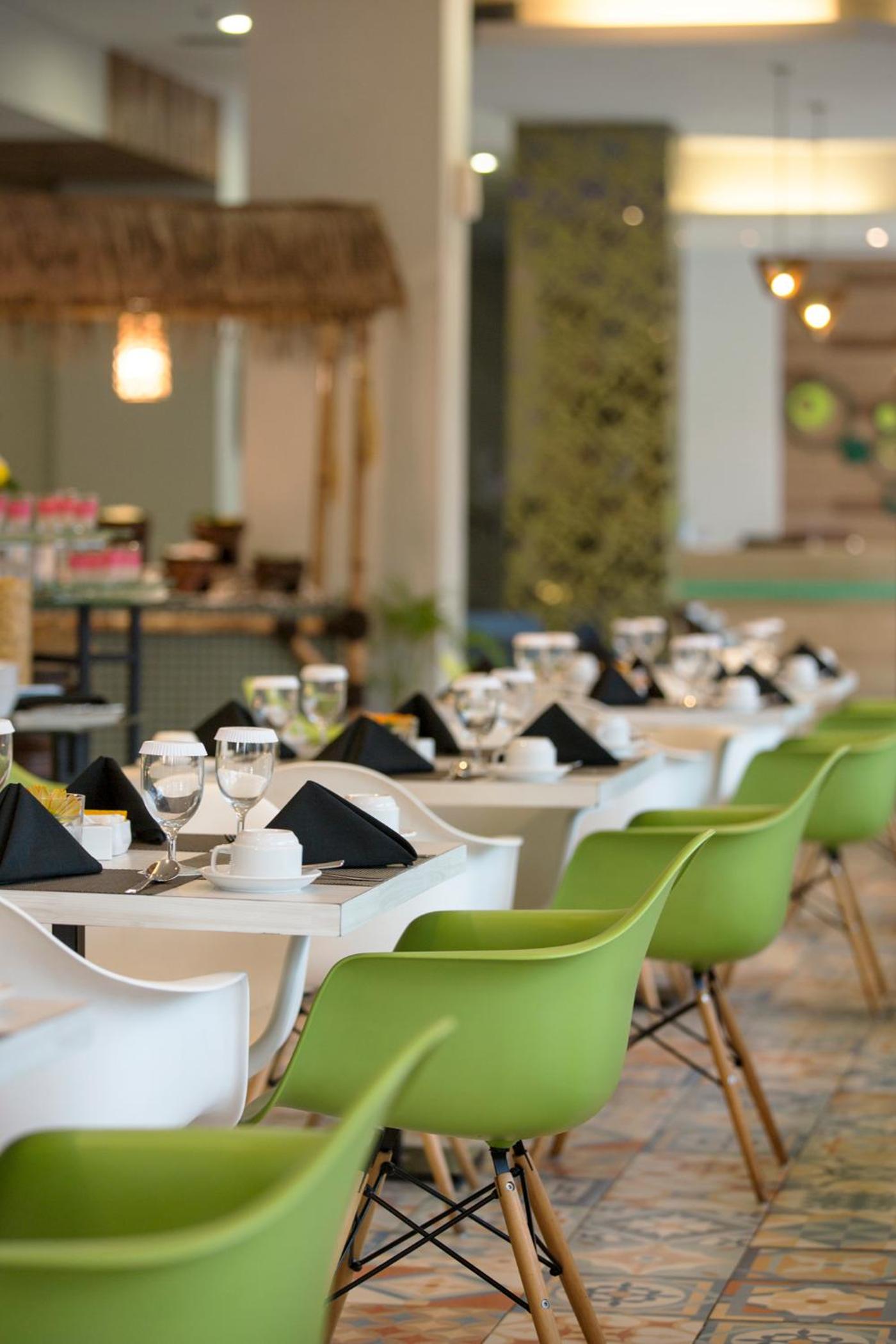 KHAS Surabaya Hotel 52/61