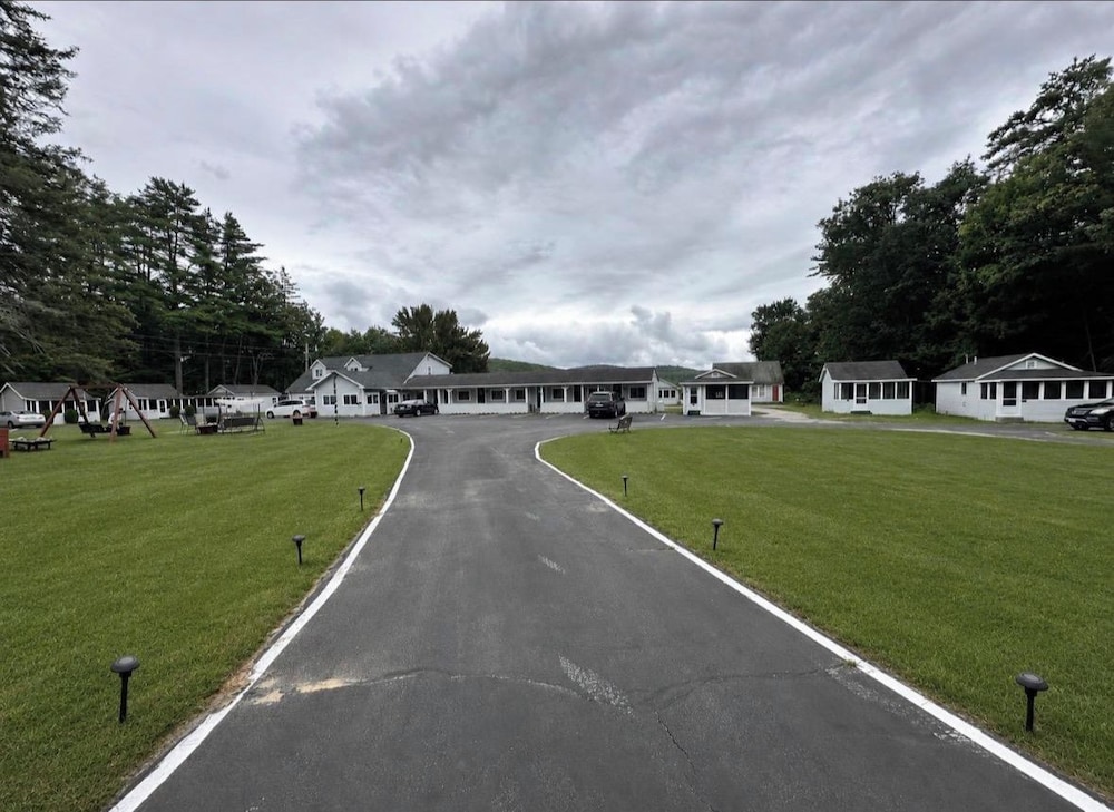 Pilgrim Inn & Cottages 31/58