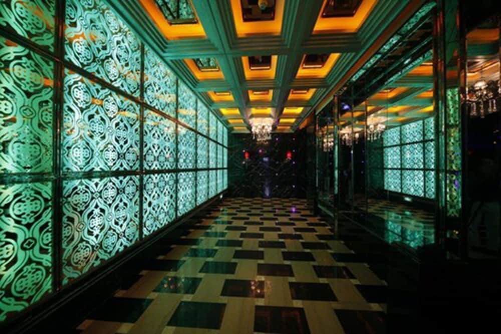 Royal Prince Hotel 30/35