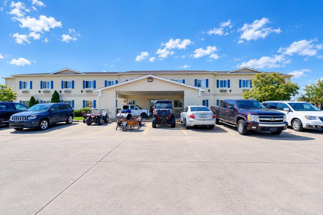 FairBridge Inn & Suites Williston, ND 26/33