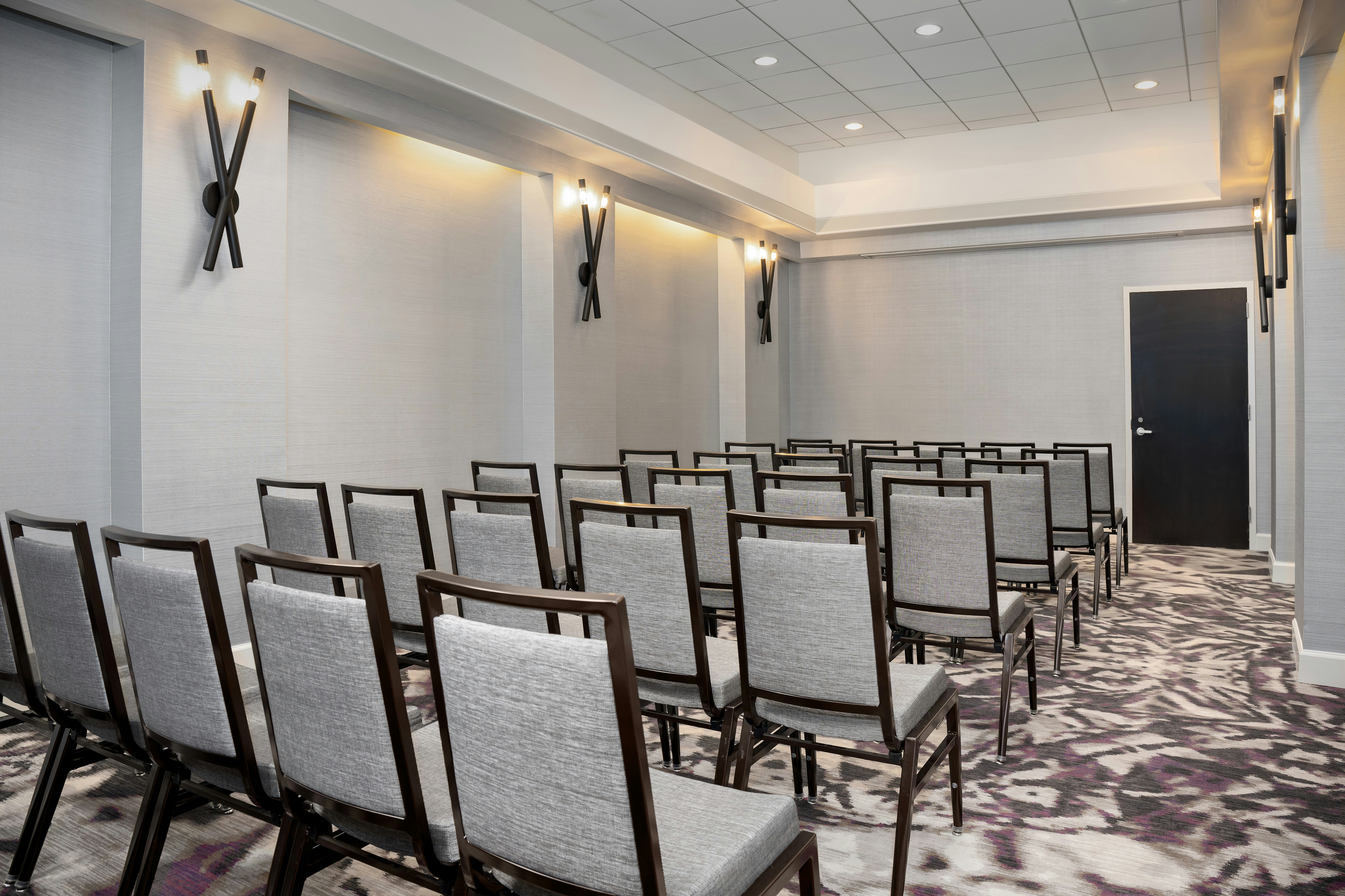 Embassy Suites By Hilton Crystal City National Airport 58/65