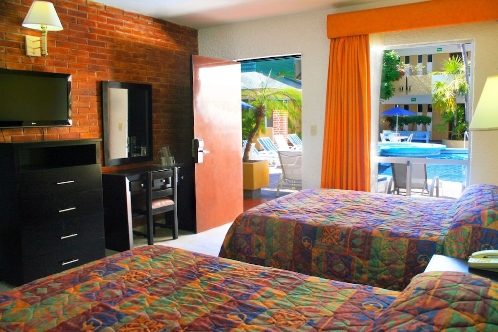 Azteca Inn Hotel 27/62