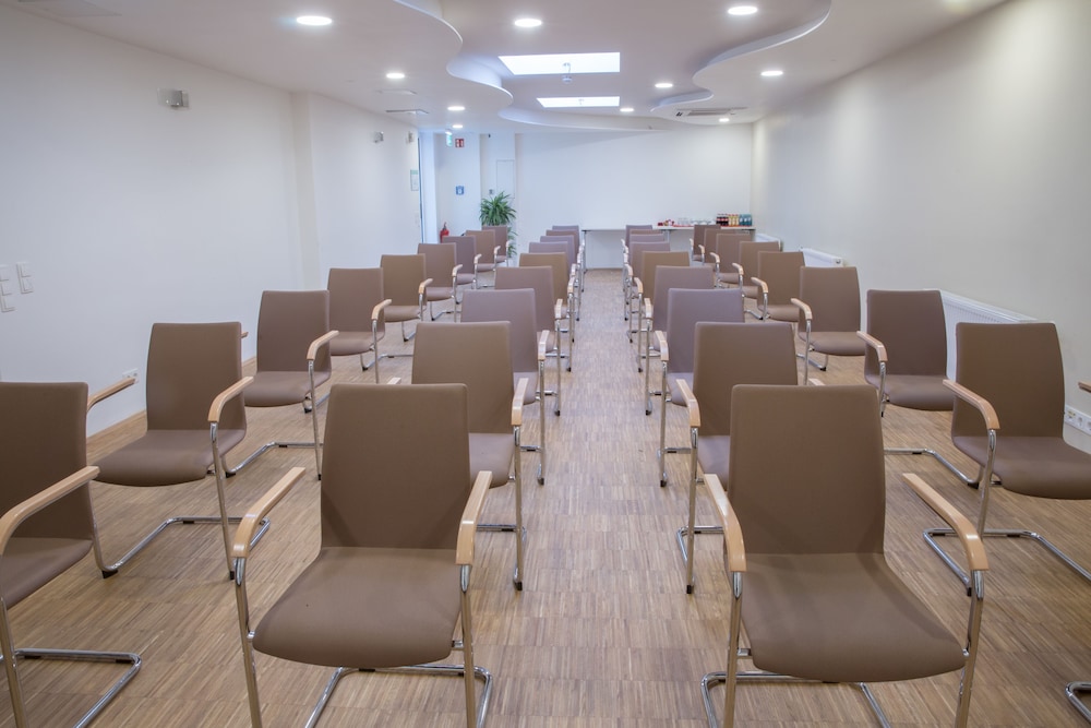 Goethe Conference Hotel 46/64