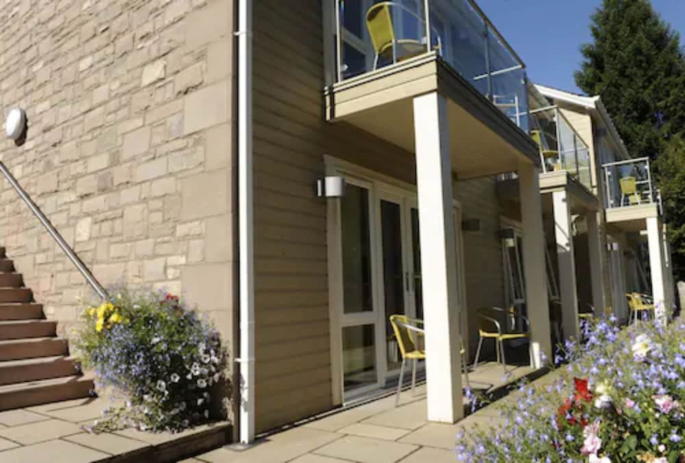Craigmhor Lodge Courtyard 2/50