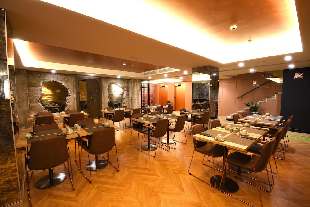 BLUESEA Design Plus Bex Hotel 54/67