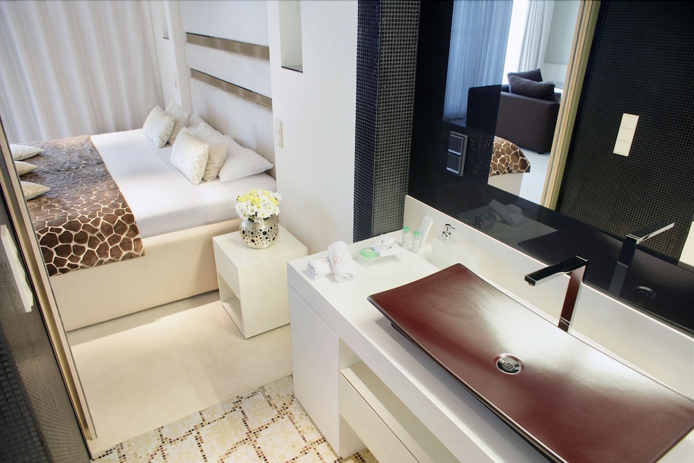 Hotel Damianii 12/75