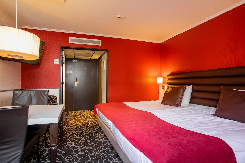 GOLDEN TULIP HOTEL CENTRAL 18/85