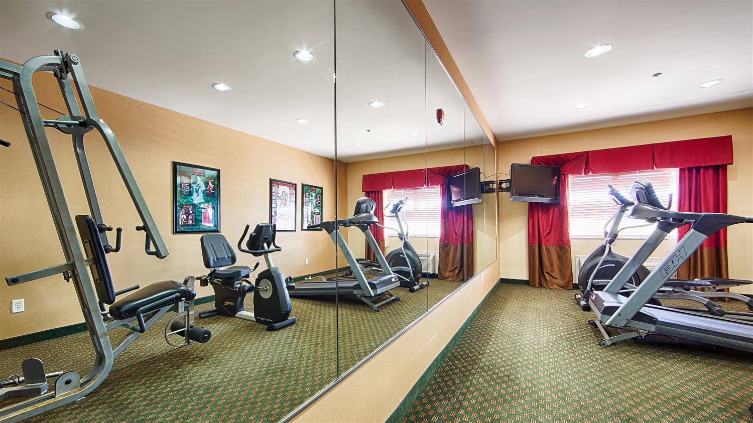 Best Western Plus Olive Branch Hotel & Suites 22/32