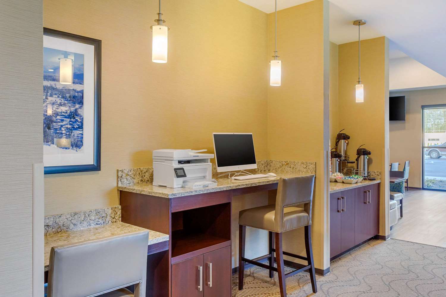 Comfort Suites Burlington Near I-5 30/37
