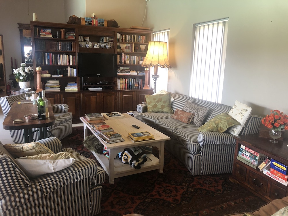 Wellington Country House 22/50