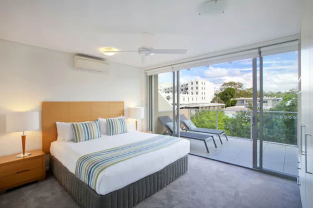 2 Bedrooms, Apartment, King and Twin Beds, City View