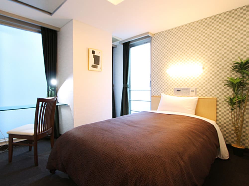 DELUXE, TWIN BEDS, SMOKING