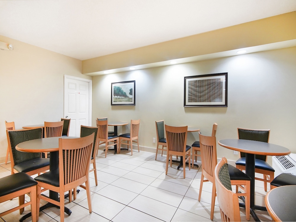 Baymont by Wyndham Williamsburg 32/45