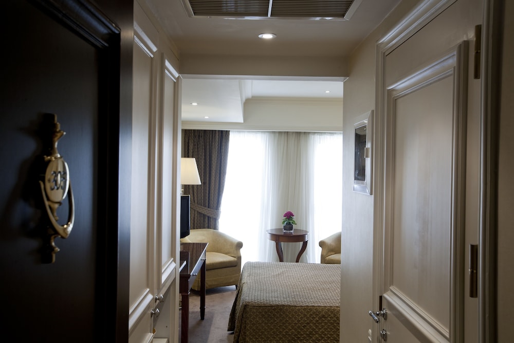 Hera Hotel 10/39