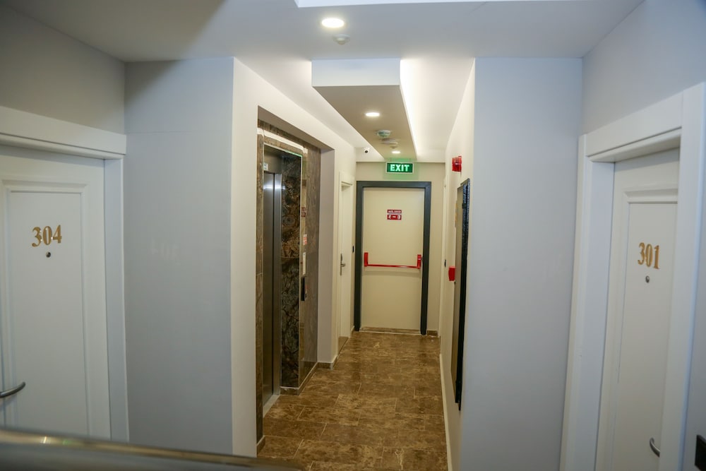 White Golden Suite Hotel 17/40