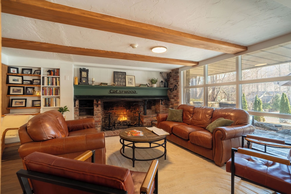 The Inn at Crestwood 43/65