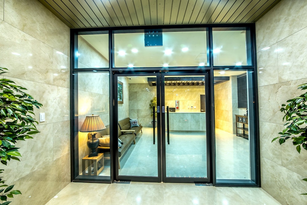Zamong Hotel 35/48