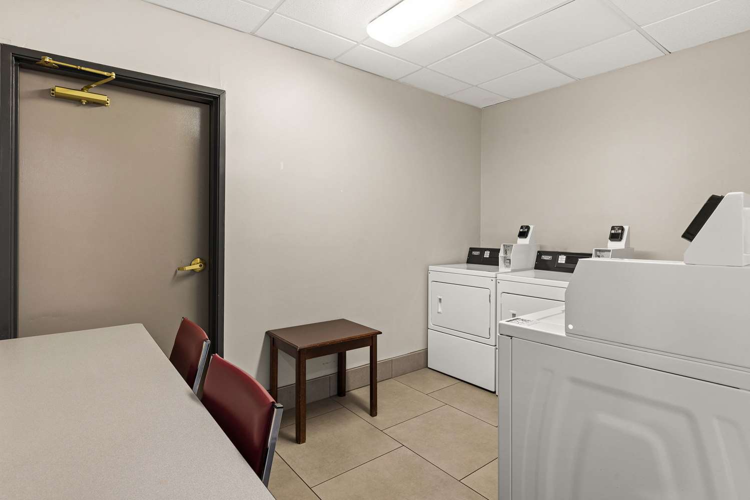 Country Inn and Suites By Radisson Hinesville GA 23/37