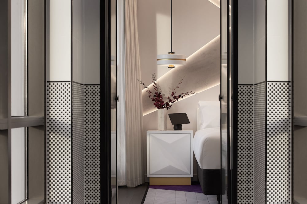 Hotel X Brisbane Fortitude Vly Vignette Colllection 23/82