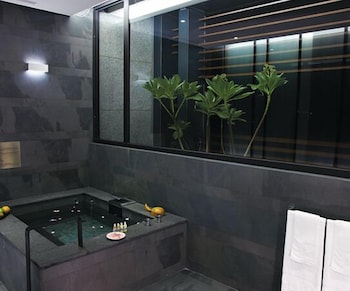 The Sun Hot Spring And Resort 36/58