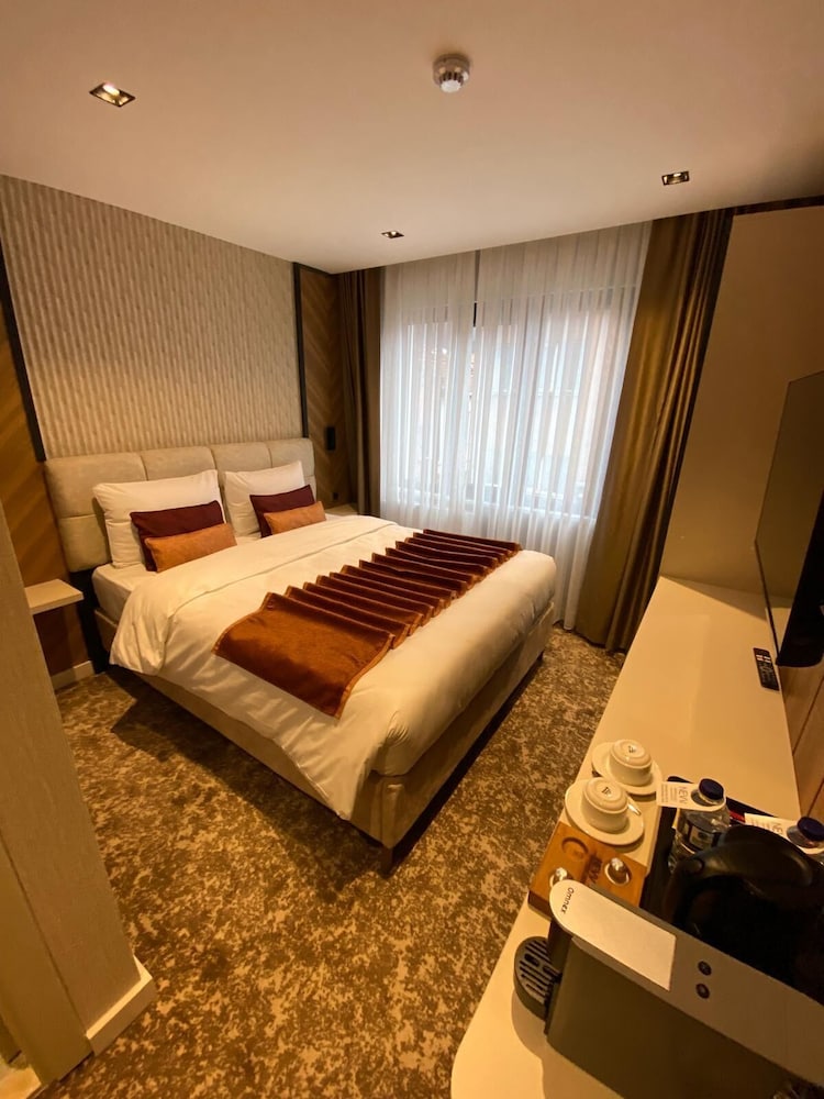 Nevv Bosphorus Hotel & Suites 19/68