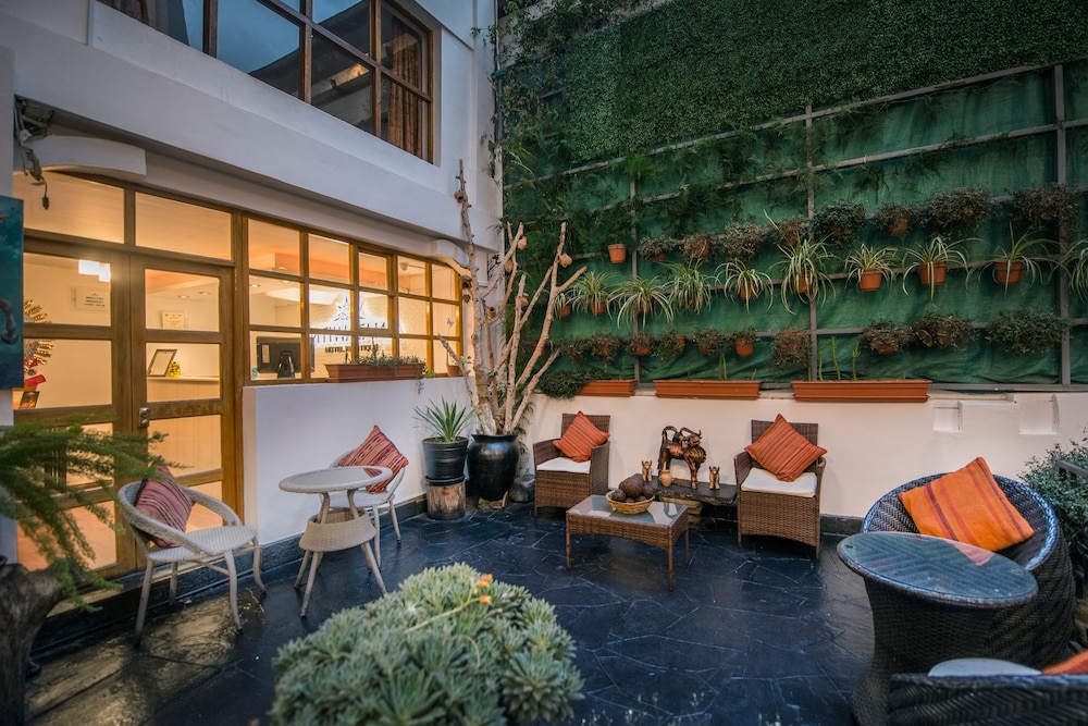 Intiwatana Hotel Boutique 45/50
