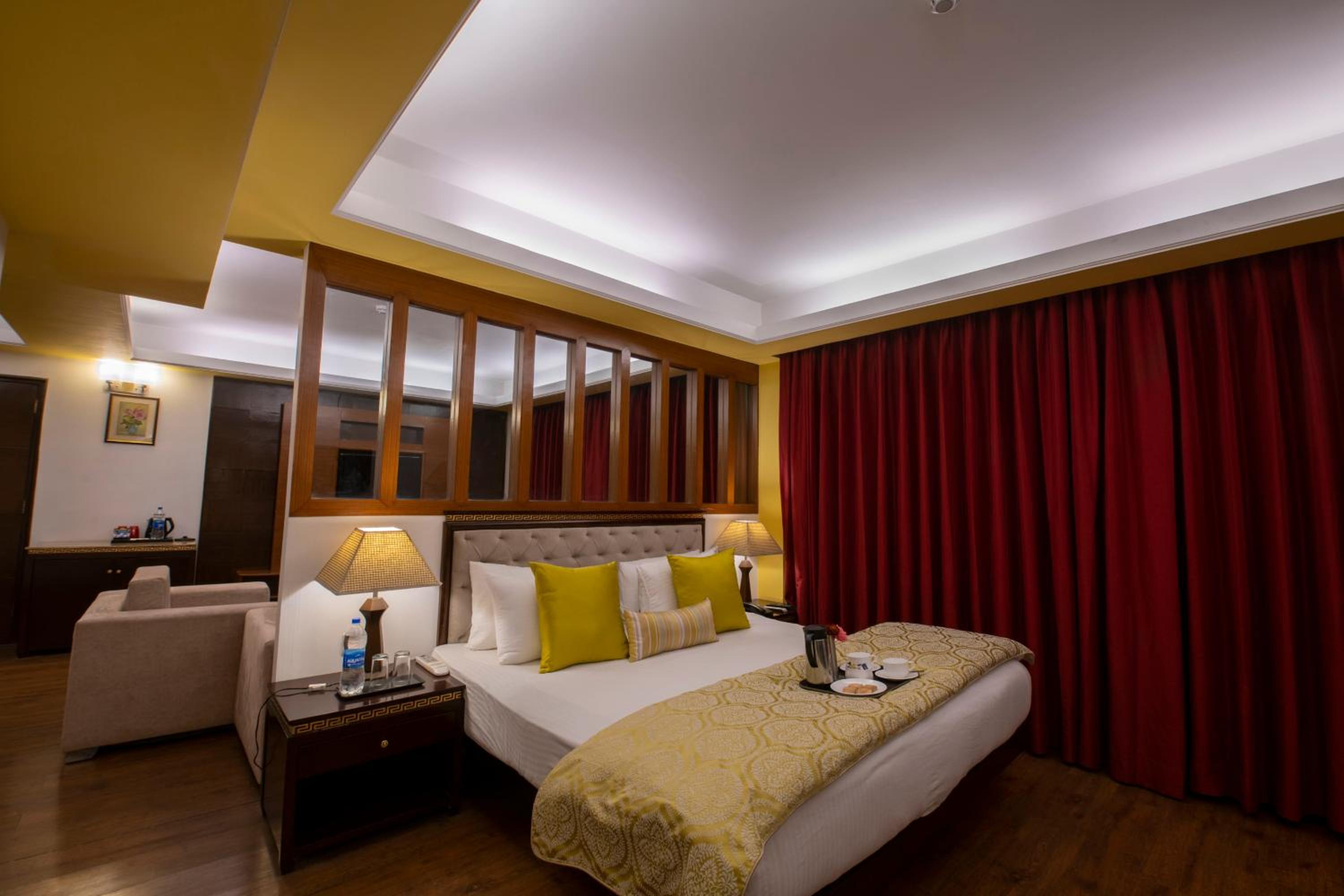 Suite, King Bed