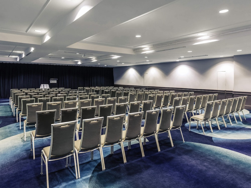 Mercure Brisbane King George Square 66/73