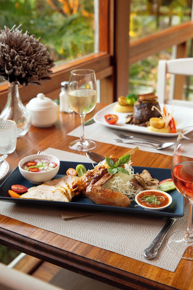 FOREST LODGE RESORT 30/50