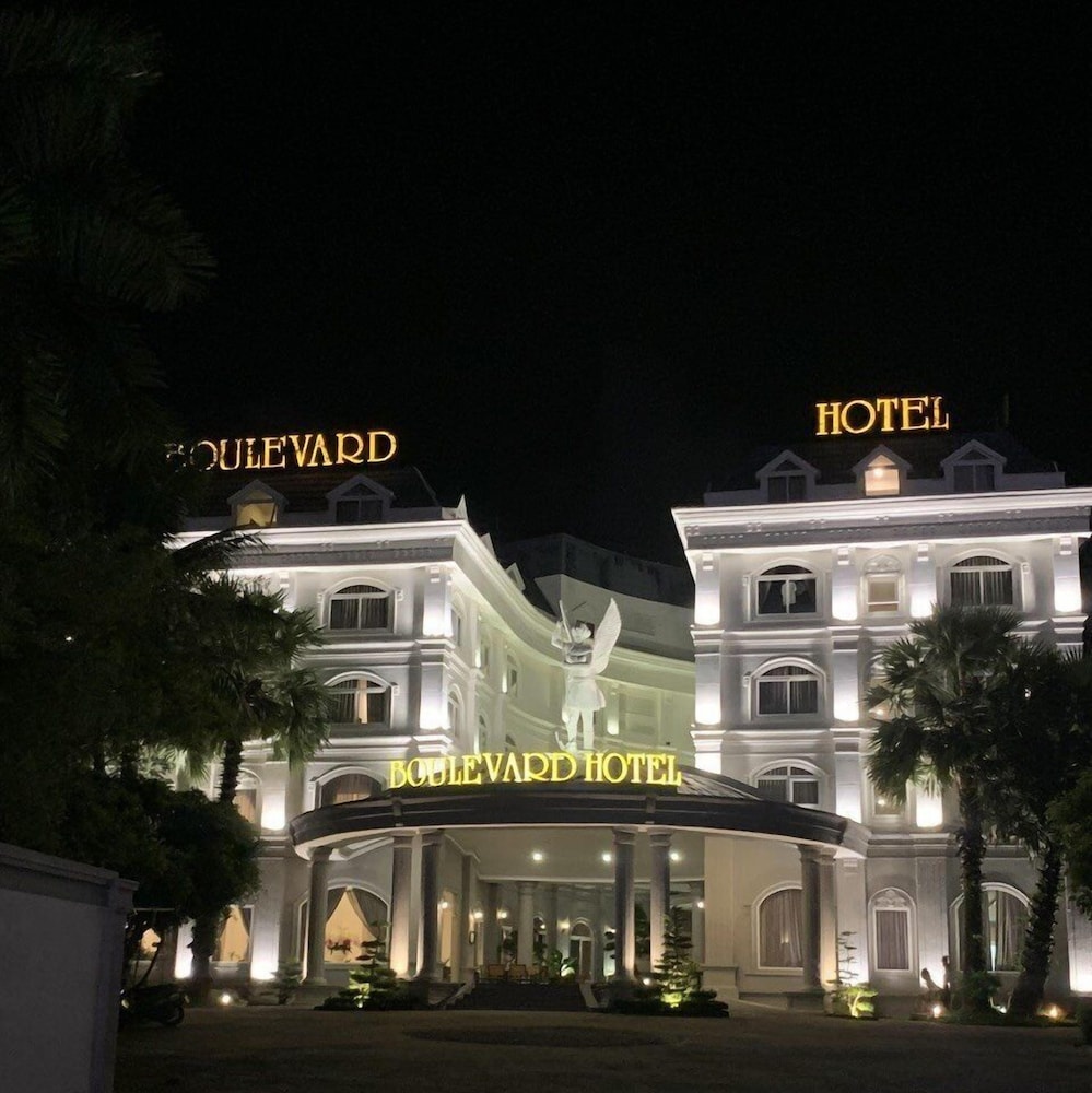 Boulevard Hotel 6/71