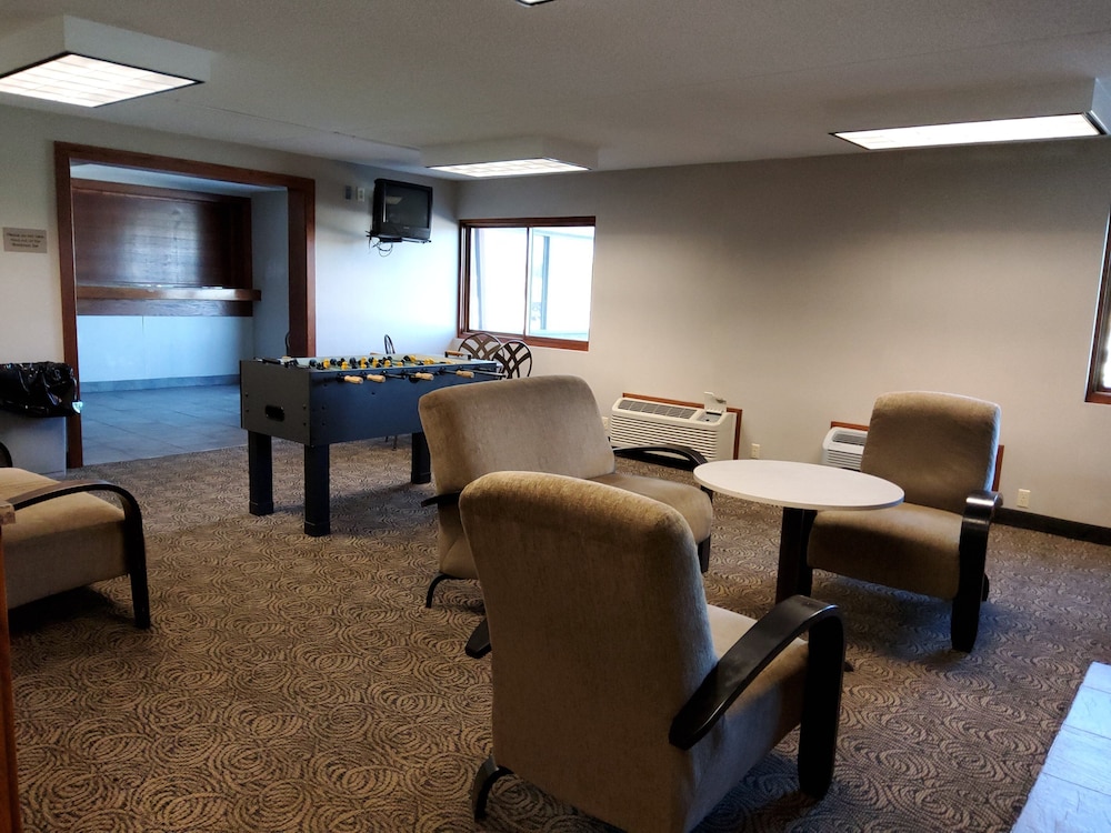 Klopfenstein Inn and Suites 16/34