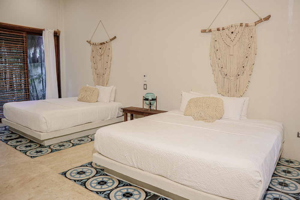 4 BEDROOMS, CASITA, FAMILY, VILLA, PRIVATE POOL, HOT TUB, XELVA