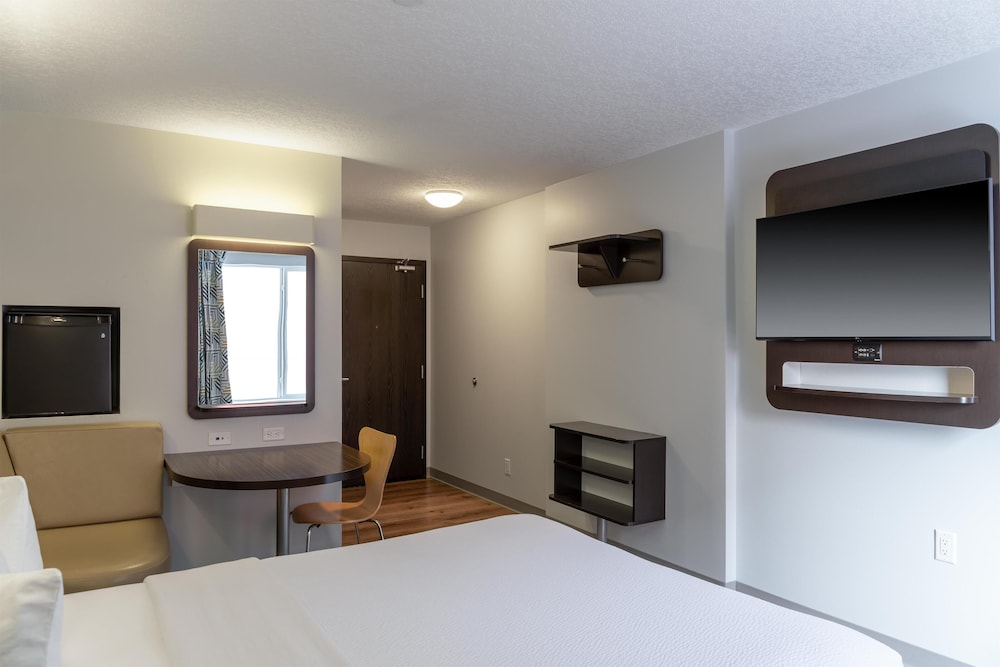 Motel6 Airdrie Ab 37/68