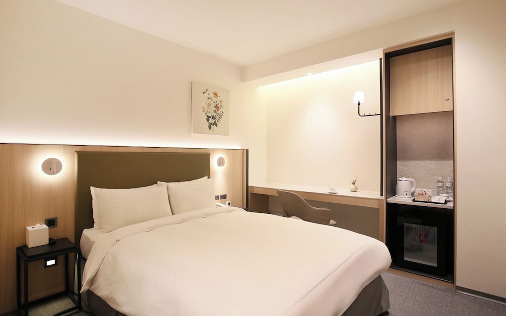 Dandy Hotel Daan Park Branch 35/66