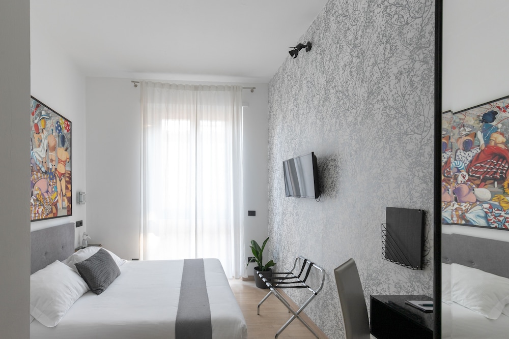 Aiello Rooms 10/37