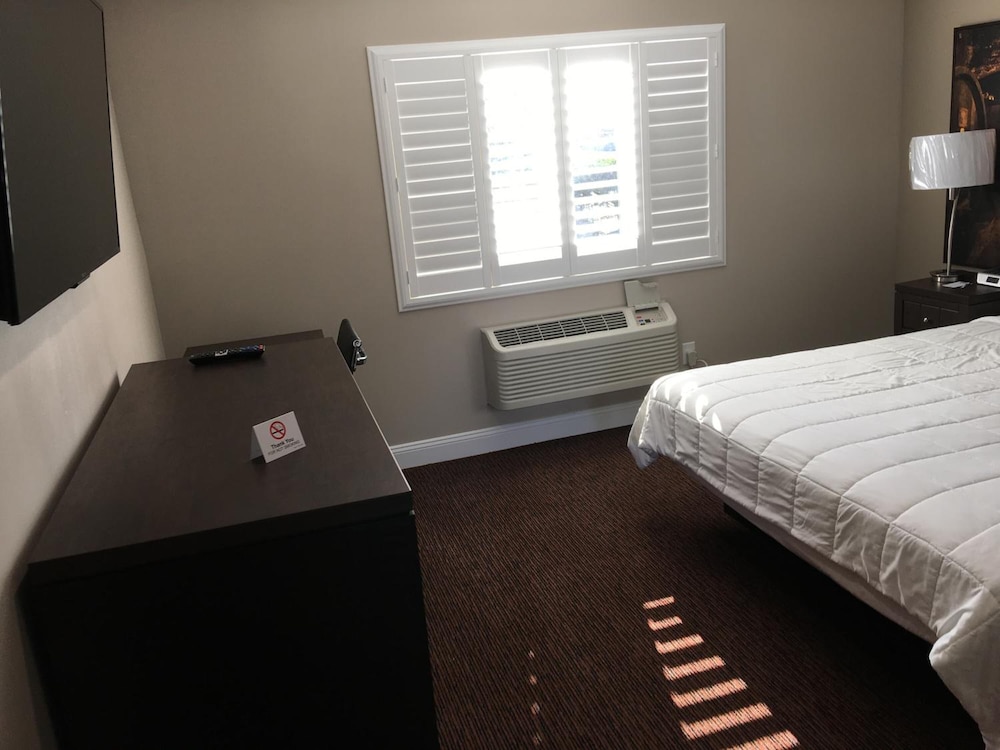 Vallejo Inn 22/27