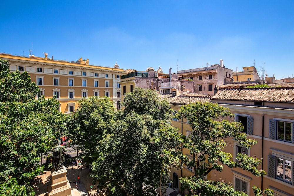 Your Suite Rome 45/50