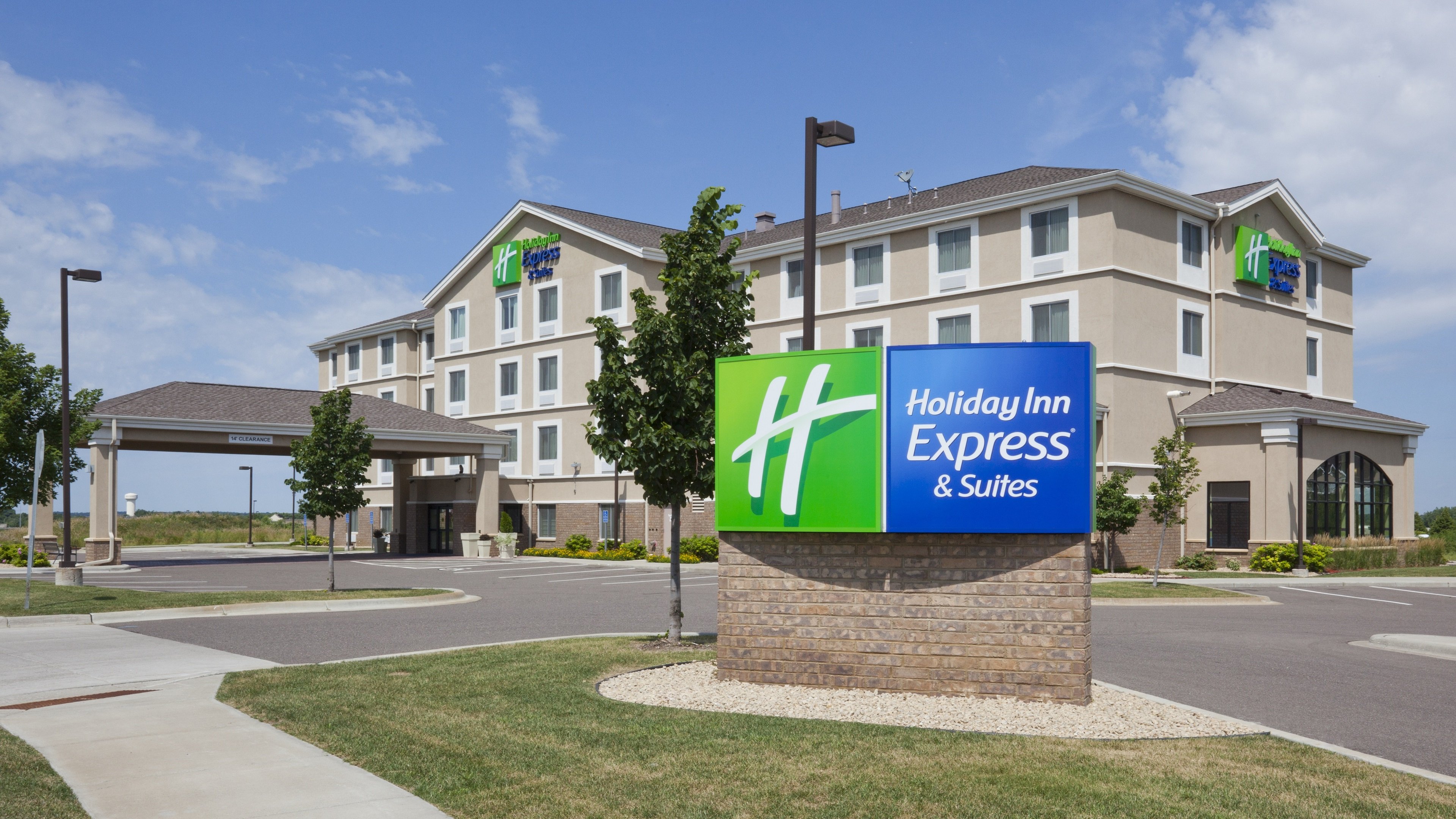 Holiday Inn Express Hotel Suites Rogers 3/51