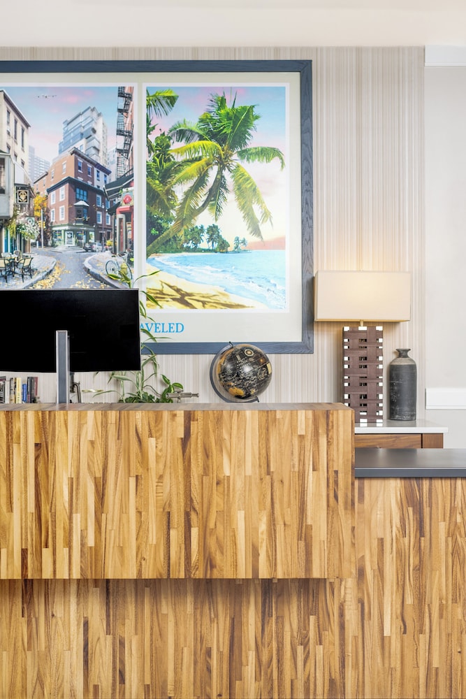 Compass Hotel Beaufort by Margaritaville 3/47