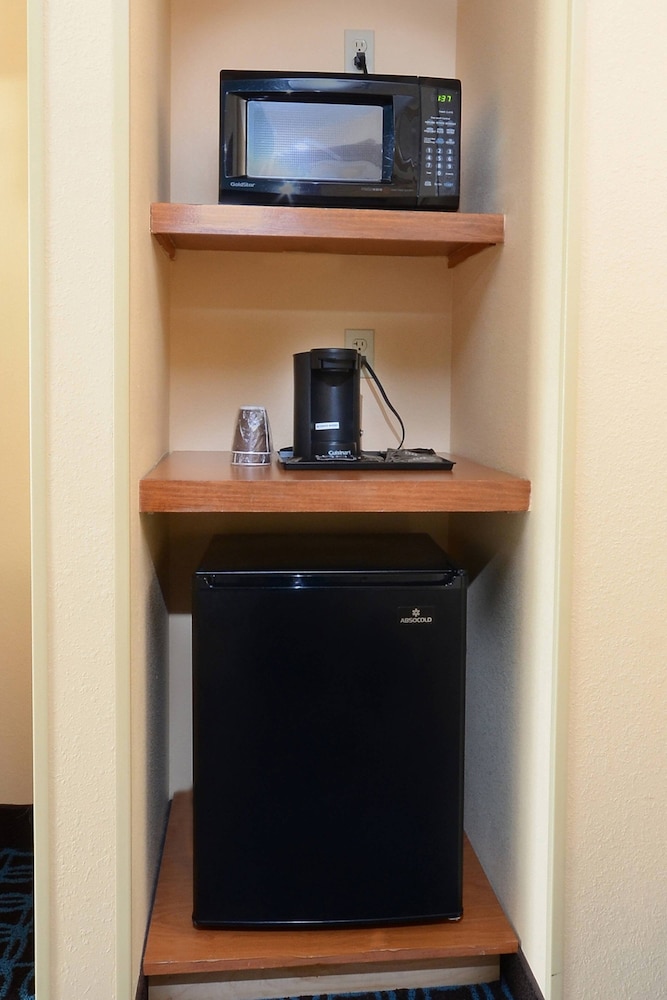 Fairfield Inn Suites By Marriott Roanoke Hollins I 81 15/26