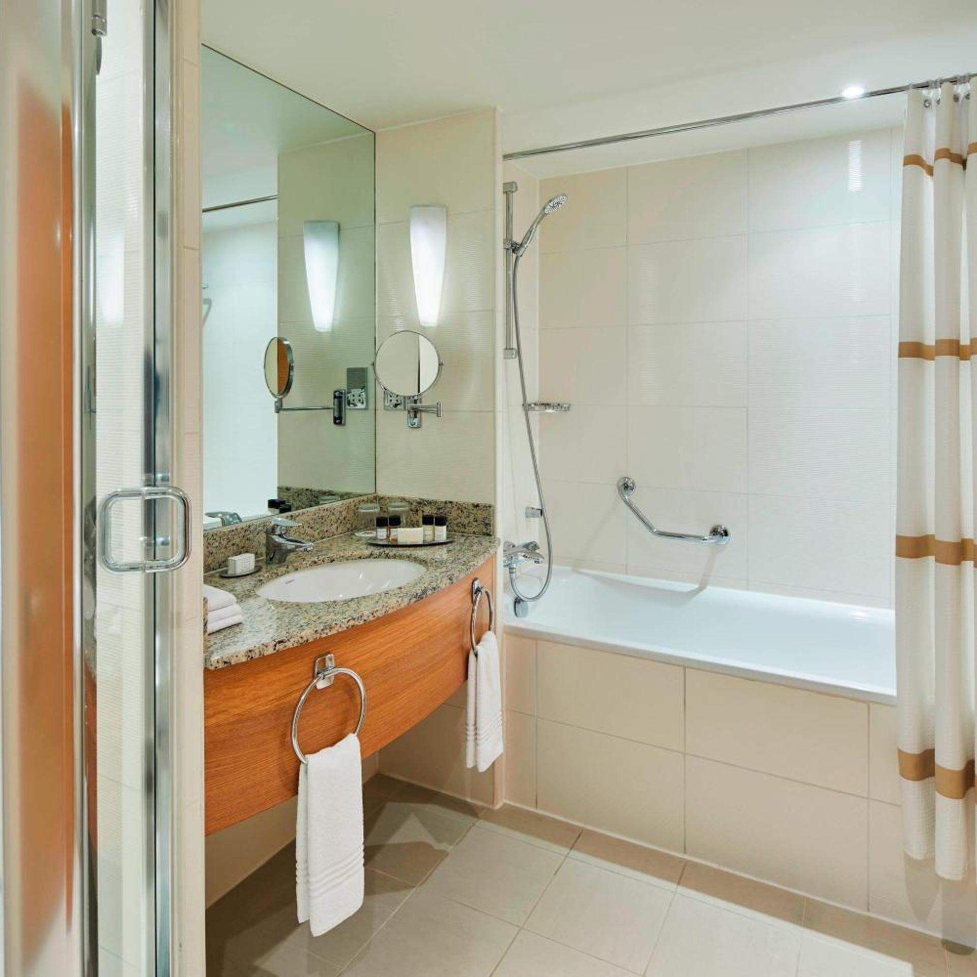 جناح مع دخول الصالة، London Marriott Hotel Canary Wharf 4/4