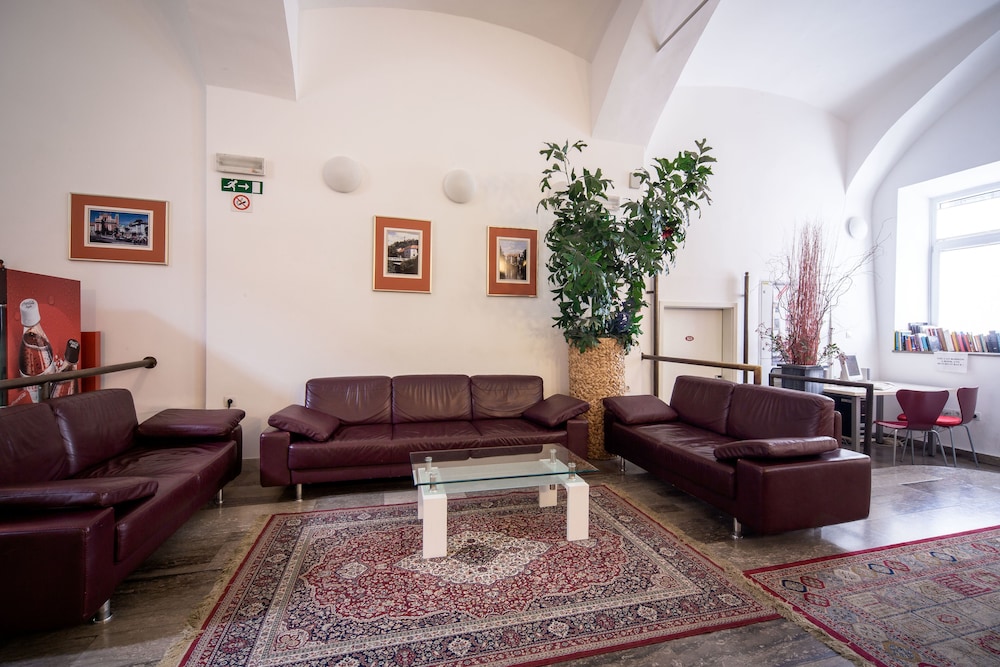 Emonec Hotel 19/31