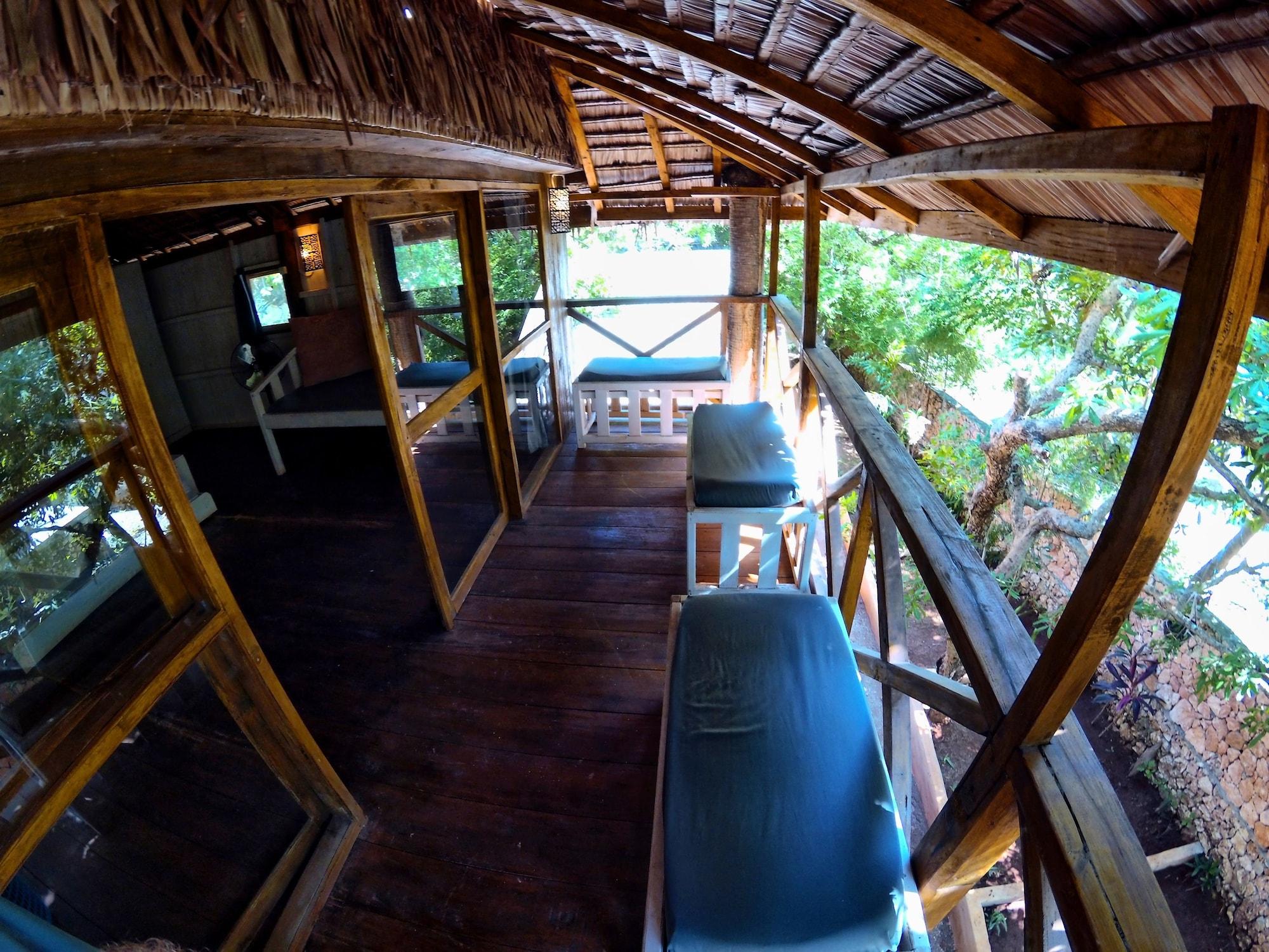 Cosmos Bungalows 5/50