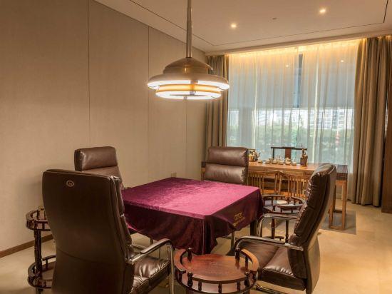 Runde Wetland Park Hotel 15/17