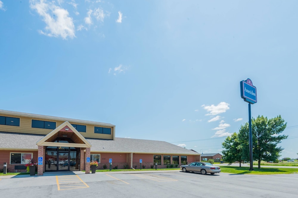 AmericInn by Wyndham Ames 1/49