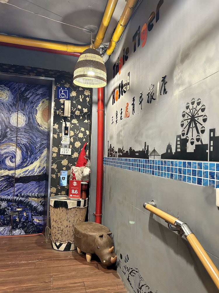 Ximen Triple Tiger Hostel 44/50